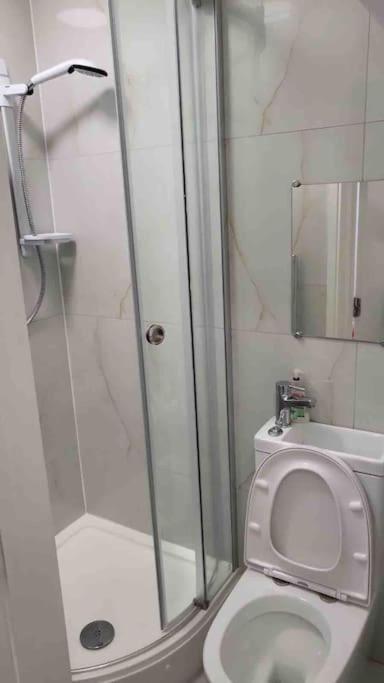 Catherine 5 Bedroom House Crewe Zewnętrze zdjęcie